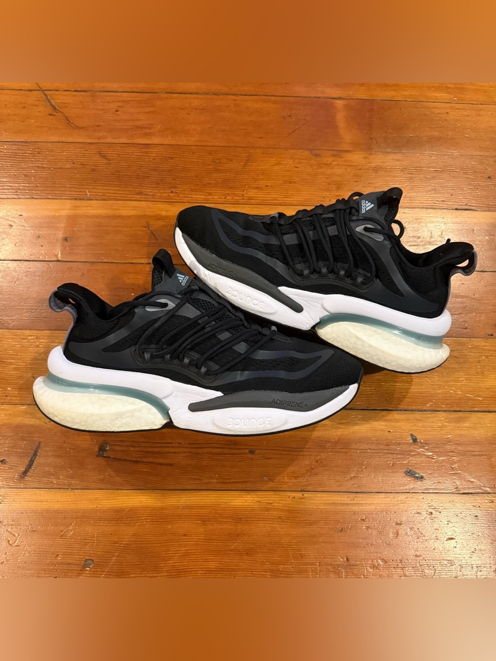 Men’s Adidas Alphaboost V1 size US 9